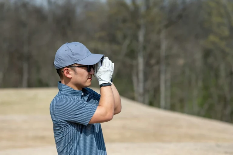 Télémètre golf vs montre GPS : lequel choisir en 2026 ?