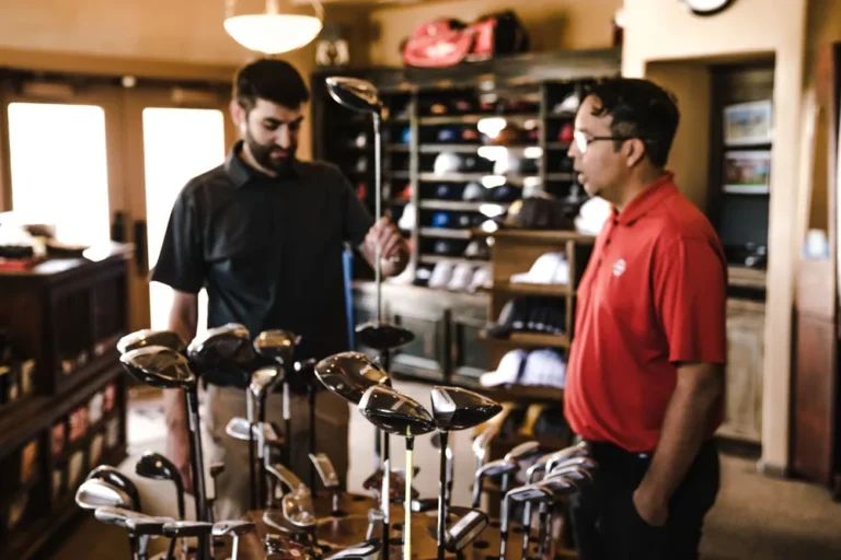 Shaft golf acier ou graphite : comment choisir selon votre swing et votre profil ?